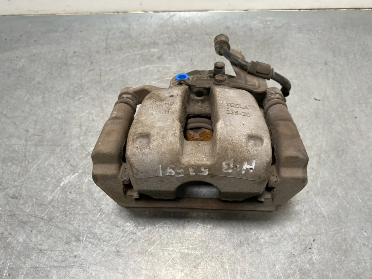 Tesla MODEL 3 2017--> Rear right brake caliper