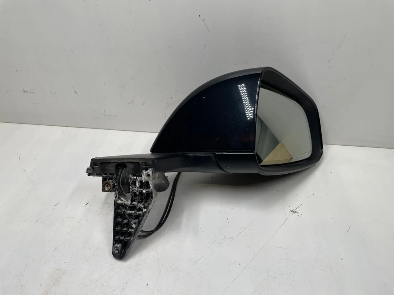 Tesla MODEL X 2016- Right mirror, electrically adjustable view 4