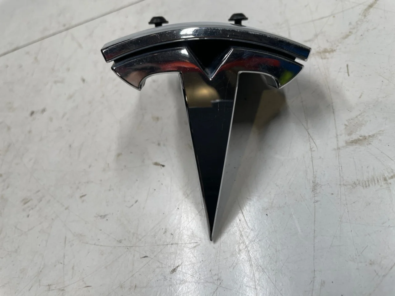 Tesla MODEL S 2013- Embléma