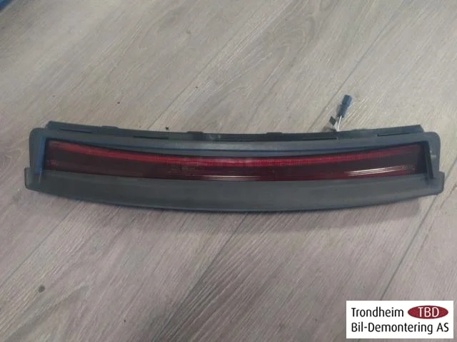 Tesla MODEL 3 2017--> Féklámpa, hátsó ablak (3. féklámpa)