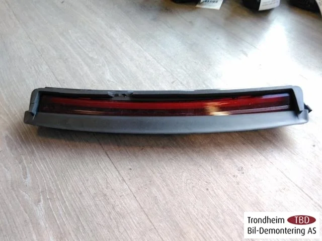 Tesla MODEL 3 2017--> Féklámpa, hátsó ablak (3. féklámpa)