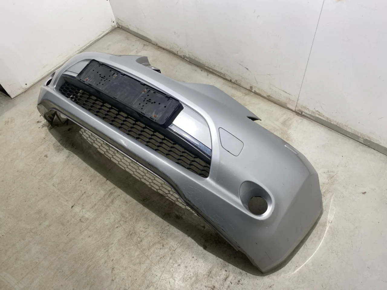 Nissan LEAF 2011-17 Lökhárító, első nézet 3