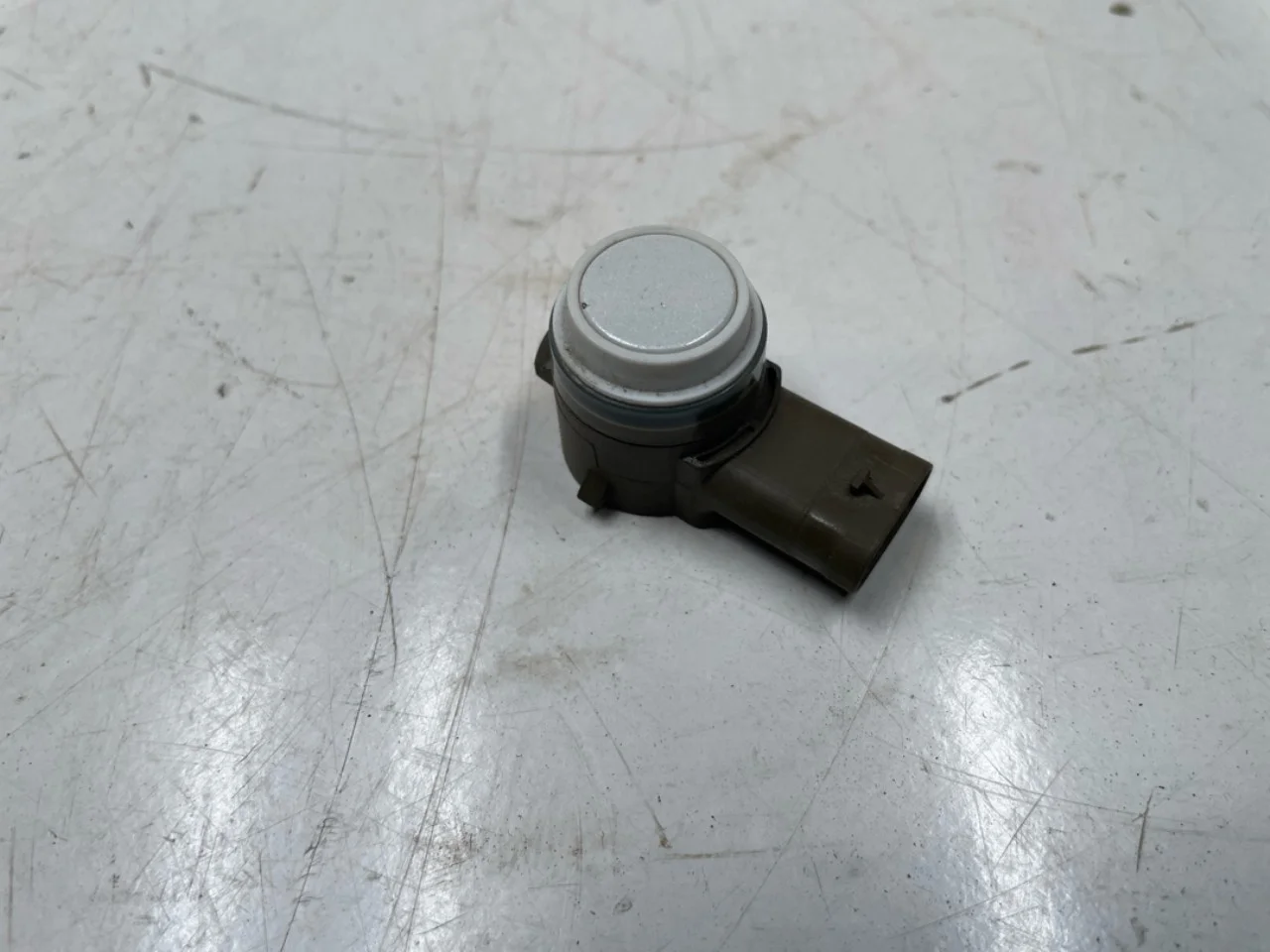 Tesla MODEL S 2013- Front parking sensor