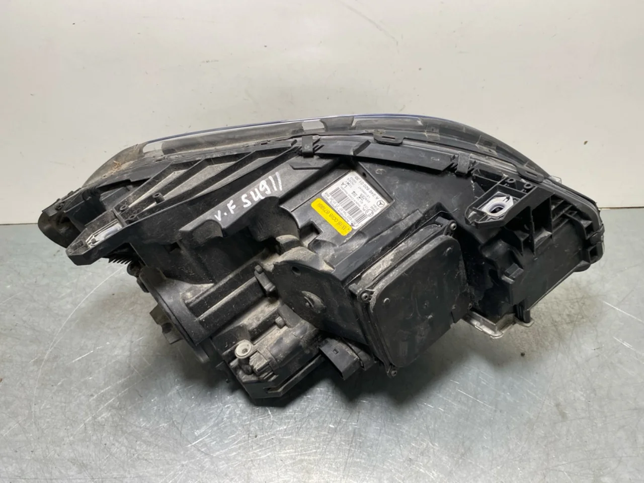 Mercedes B 180-200 W246/W242 2012-19 Left headlight view 3