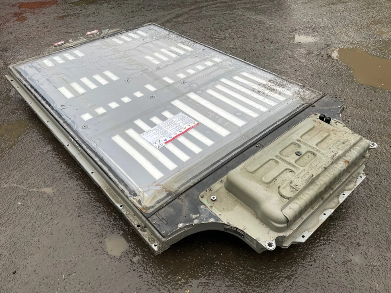 Tesla MODEL S 2013- High-voltage battery view 4
