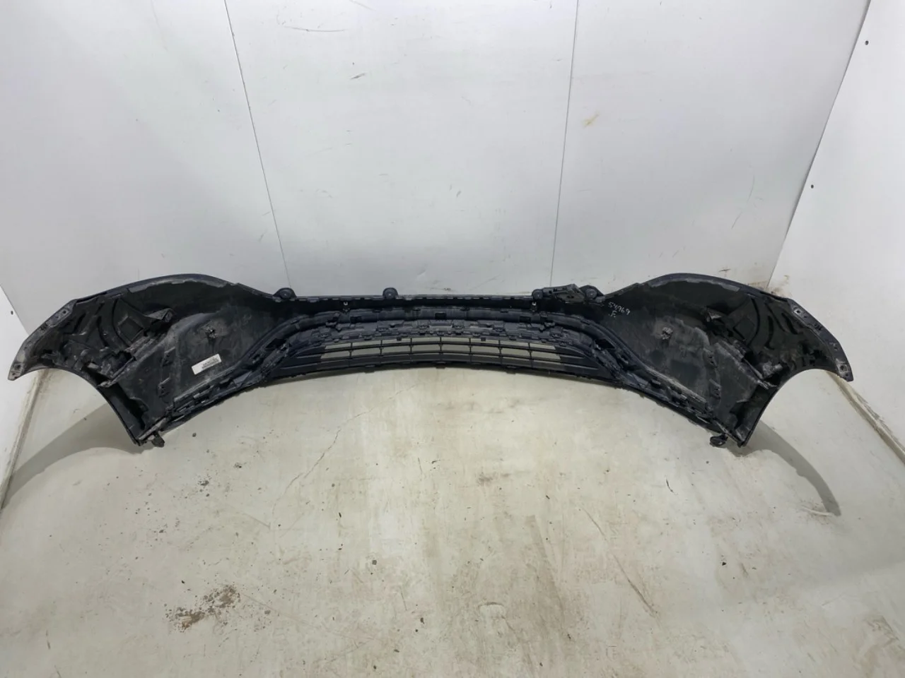 Mercedes EQC 2020- Front bumper view 4