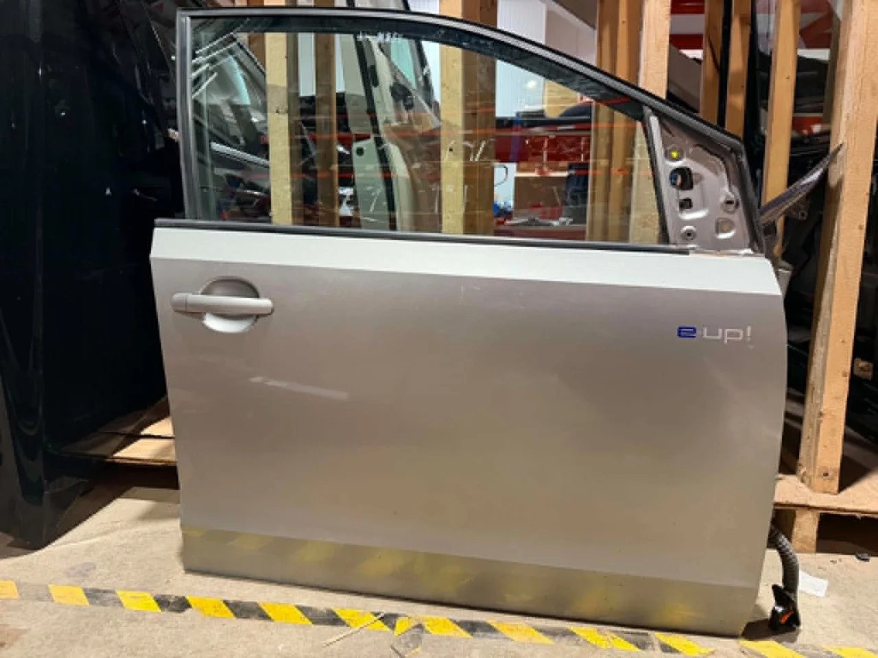 Volkswagen UP!, E-UP! Ușă, 4 uși, față dreapta