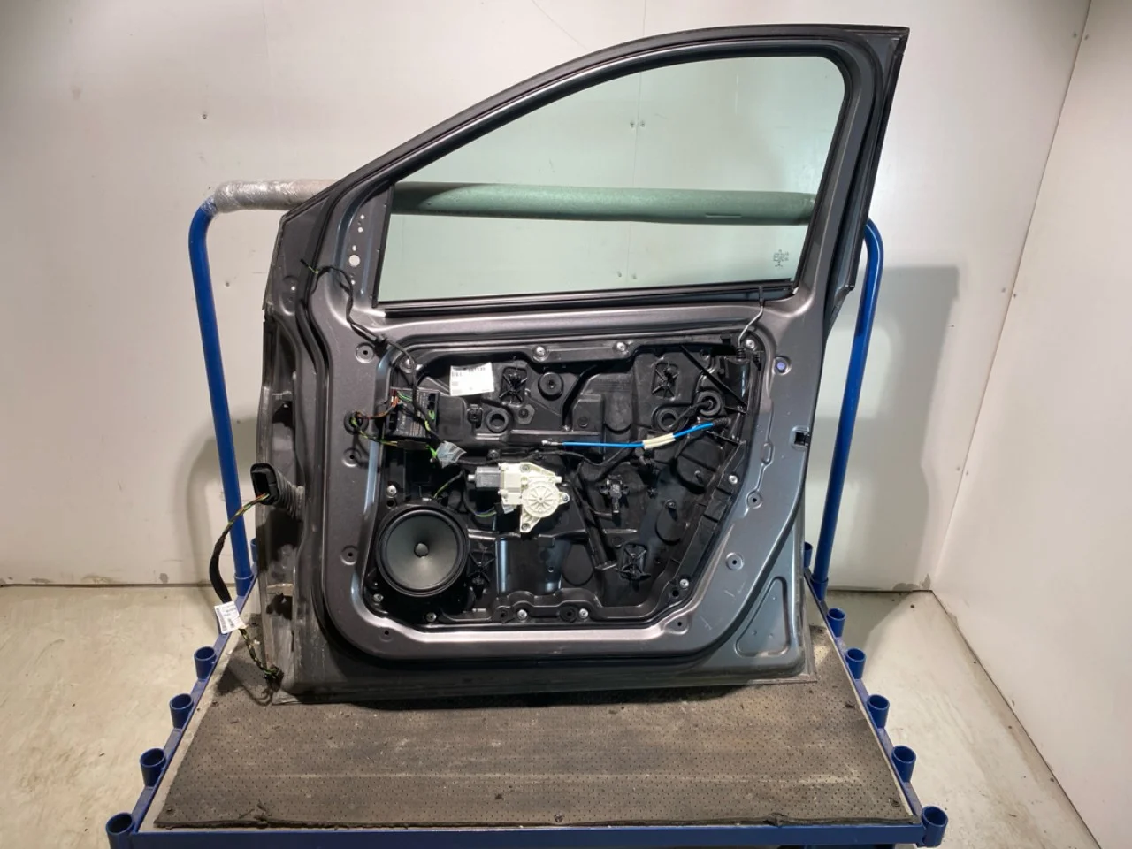 Mercedes B 180-200 W246/W242 2012-19 Ajtó, 4 ajtós, első, jobb nézet 4