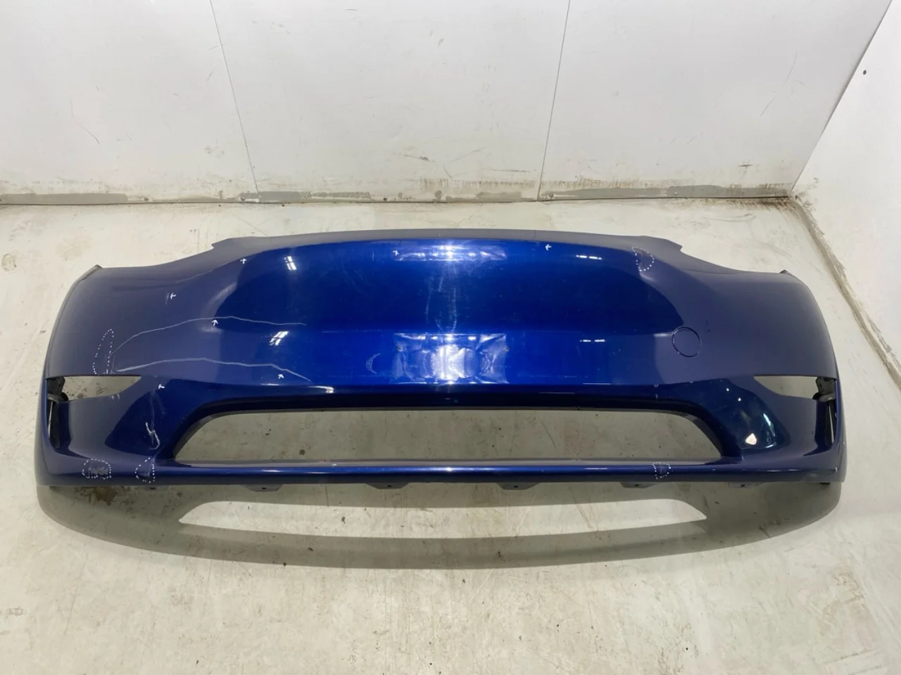 Tesla MODEL Y 2021- Lökhárító, első