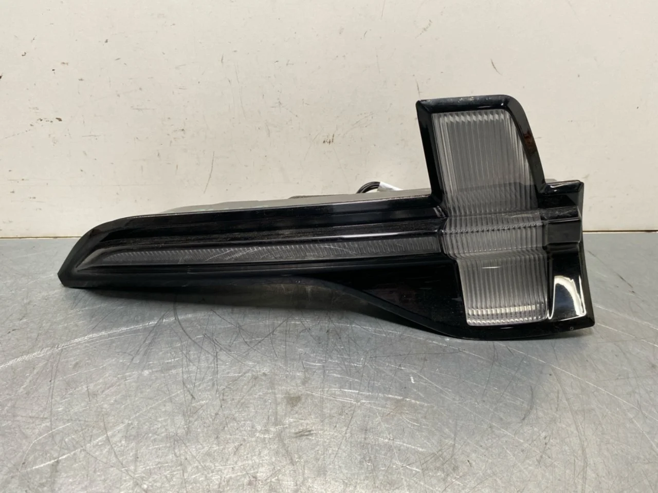 Ford MUSTANG MACH-E 2021- Rear light, left, on tailgate (inner)