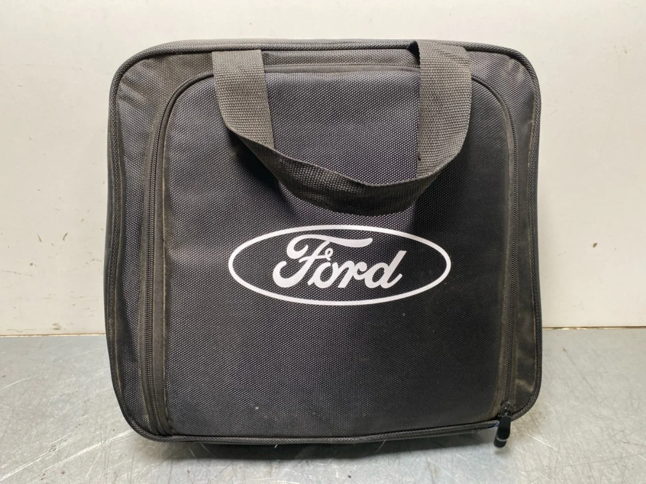 Ford MUSTANG MACH-E 2021- Battery charger