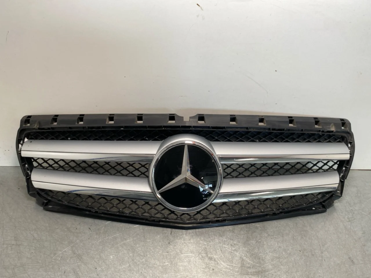 Mercedes B 180-200 W246/W242 2012-19 Grille, complete