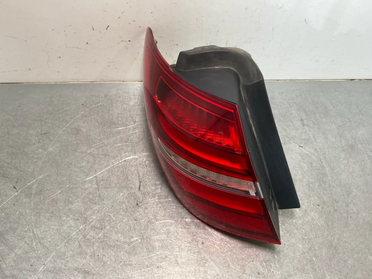 Mercedes B 180-200 W246/W242 2012-19 Left tail light view 2