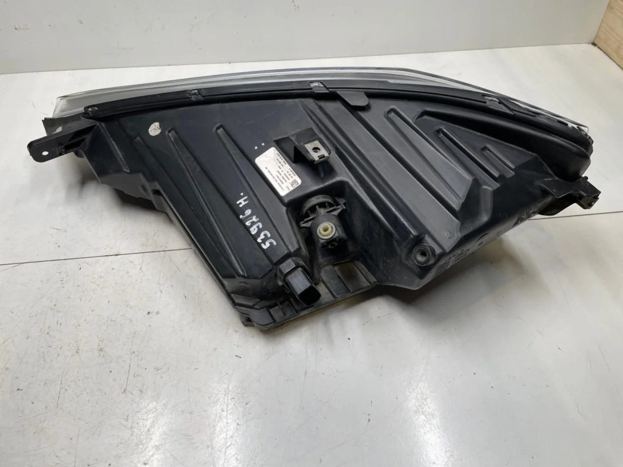 Tesla MODEL S 2013- Right headlight view 4