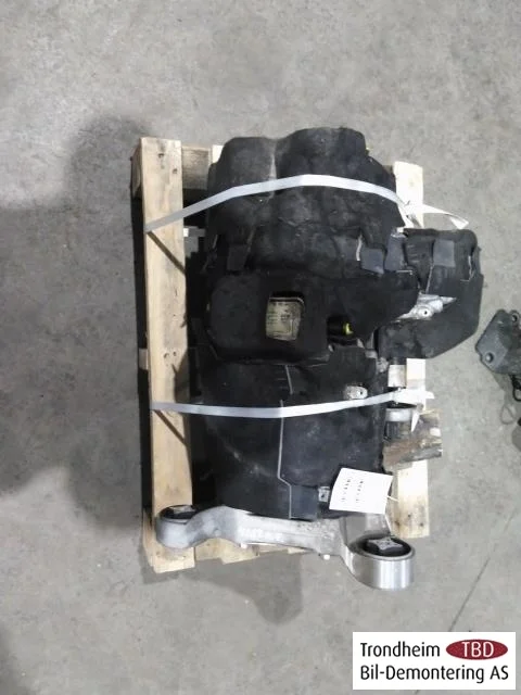 Tesla MODEL S 2013- Elektromos motor, első
