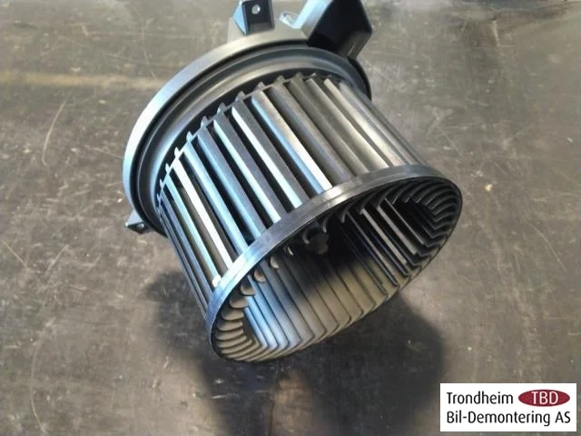 Tesla MODEL 3 2017--> Fűtésventilátor motor