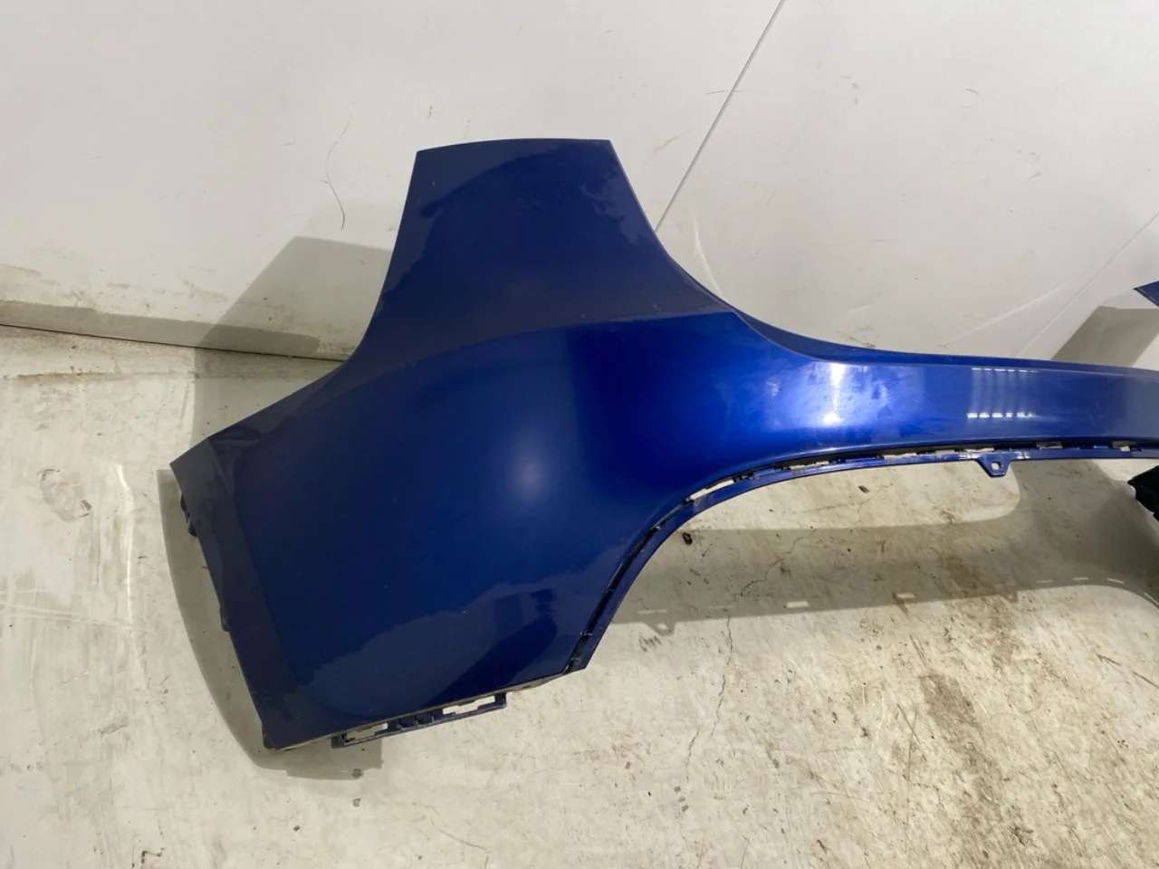 Tesla MODEL Y 2021- Rear bumper view 2