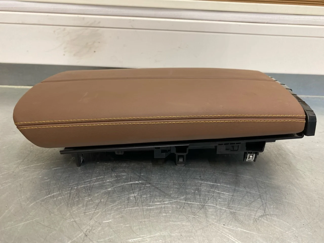 Byd TANG 2021->> Armrest view 2