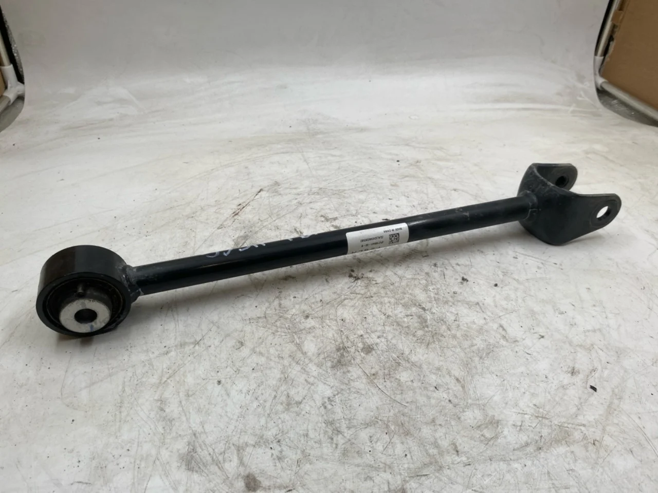 Tesla MODEL Y 2021- Control arm, rear left view 2