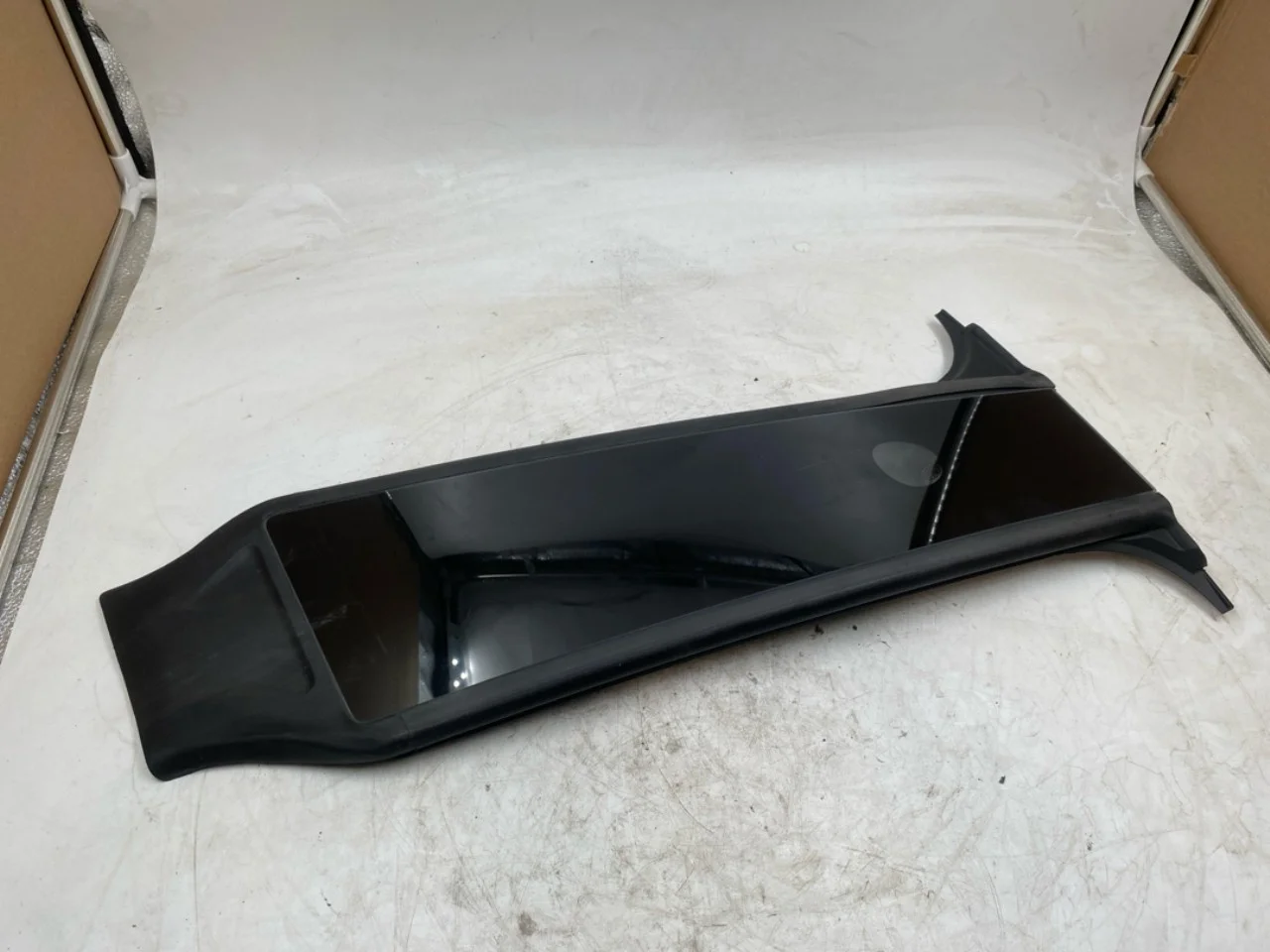 Tesla MODEL Y 2021- Body shell view 2