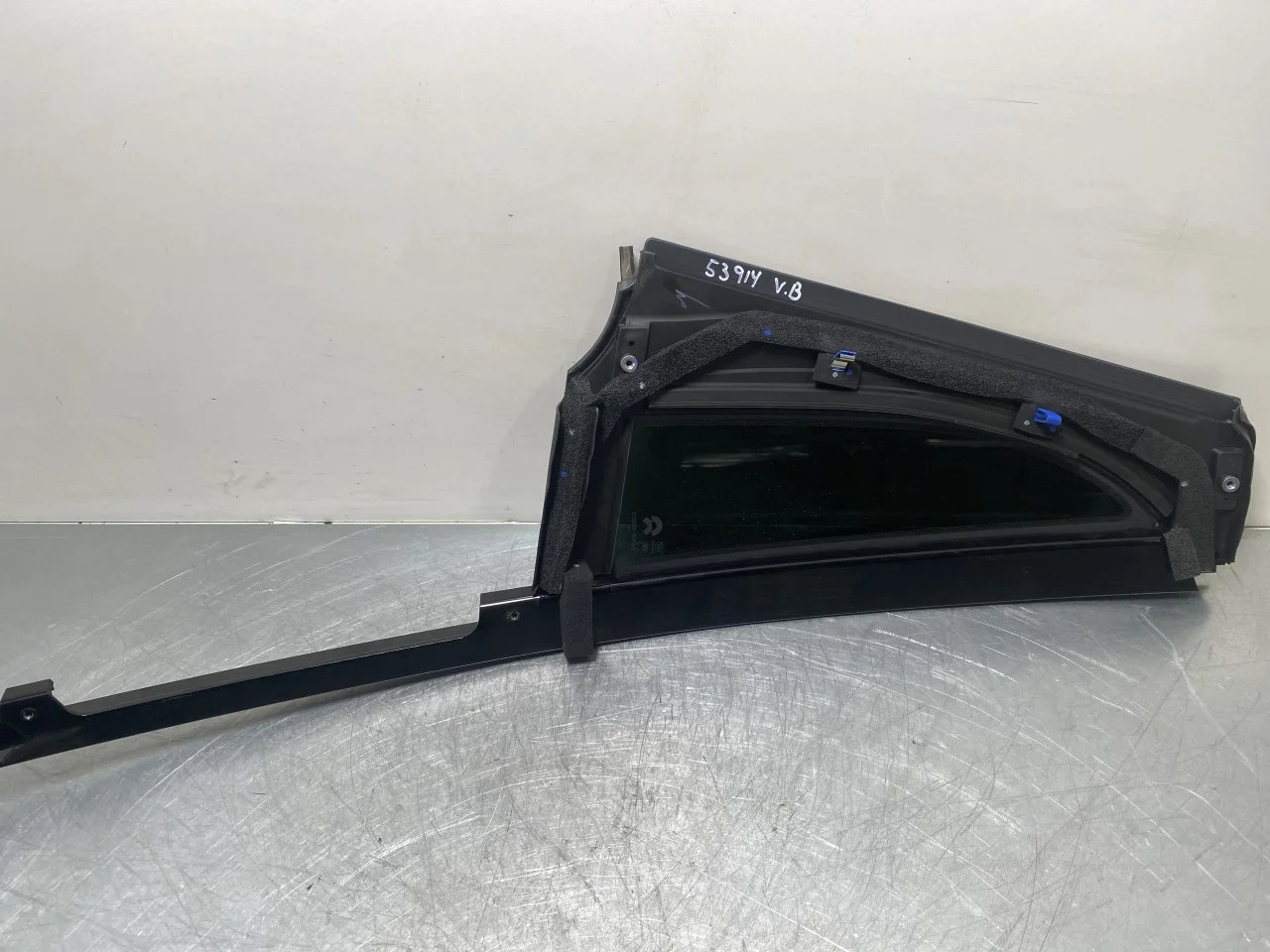 Nio ES8 23-24 Rear left door glass, 4-door view 2