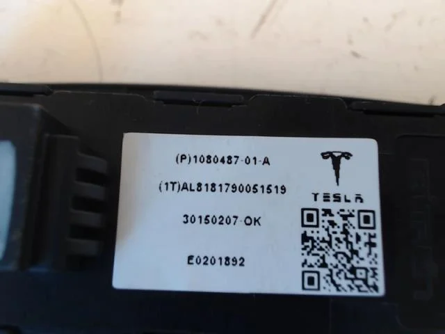 Tesla MODEL X 2016- Other switches view 3