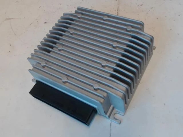 Tesla MODEL X 2016- Radio / hi-fi amplifier