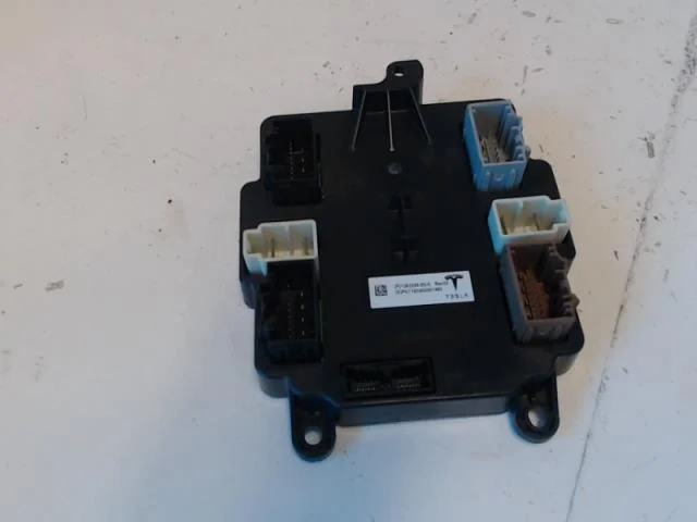 Tesla MODEL X 2016- Control unit, other