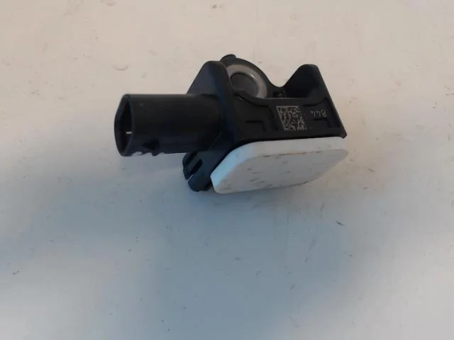 Tesla MODEL X 2016- Légzsák, egyéb