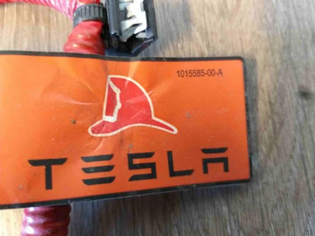 Tesla MODEL S 2013- Biztosítékdoboz / elektromos központ nézet 2