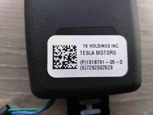 Tesla MODEL S 2013- Biztonsági öv csat / rögzítő nézet 2