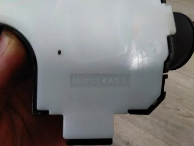 Nissan LEAF 2011-17 Steering column switches view 2