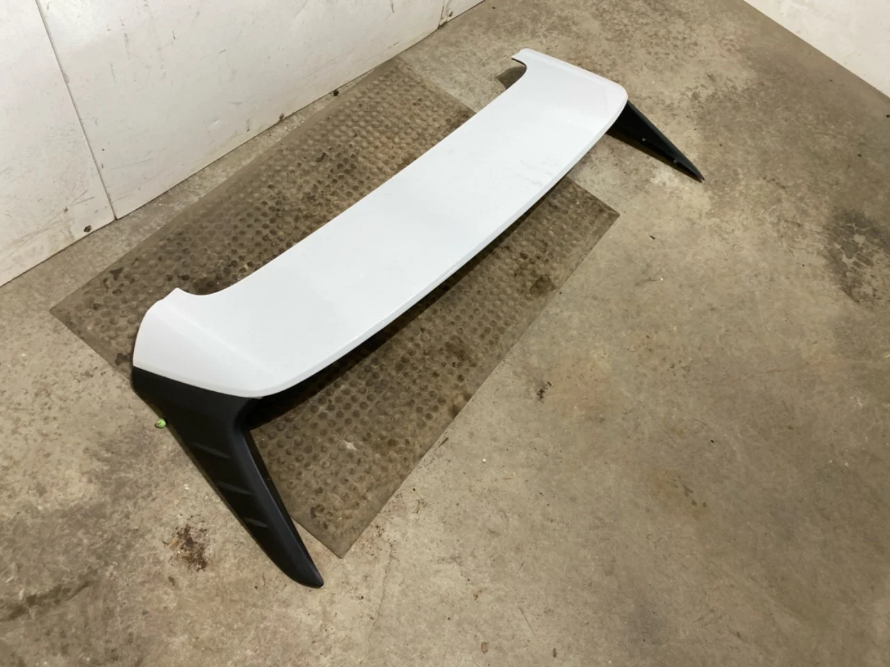 Hyundai KONA / ELECTRIC 2018-23 Spoiler, tailgate view 2