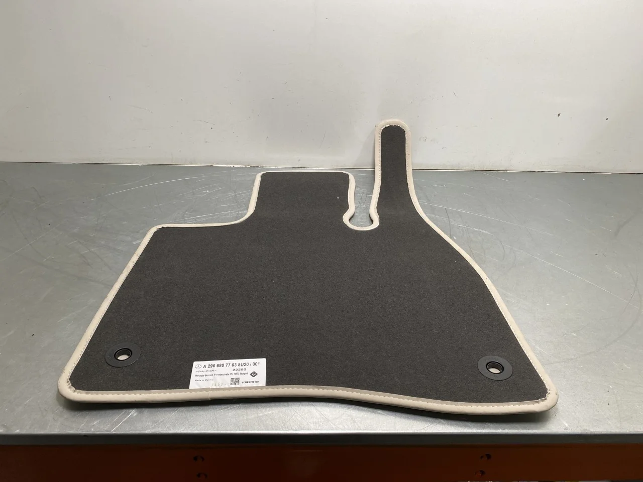 Mercedes EQS SUV X296 2022- Floor carpet view 2