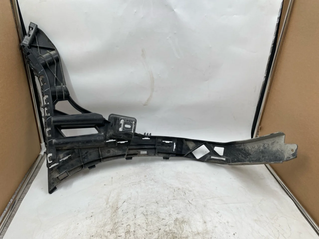 Mercedes EQS SUV X296 2022- Bumper reinforcement beam, rear view 2