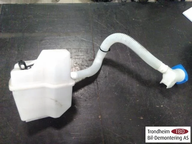 Volkswagen UP!, E-UP! Headlight washer reservoir view 2
