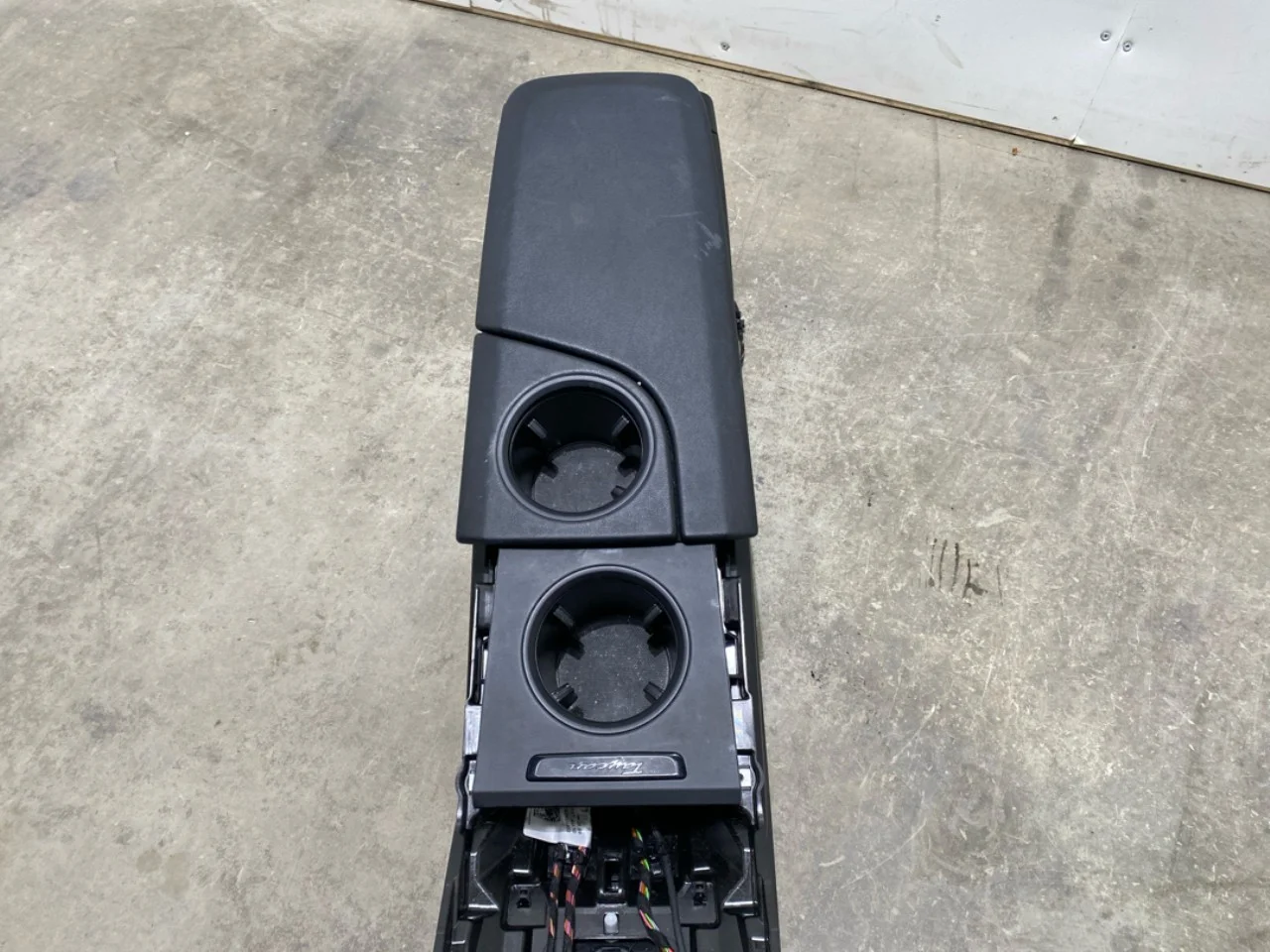Porsche TAYCAN 2020- Armrest view 3
