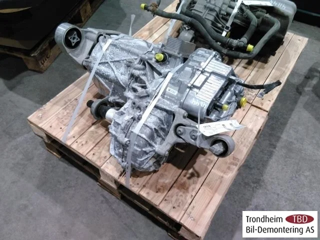 Tesla MODEL S 2013- Elektromos motor, első