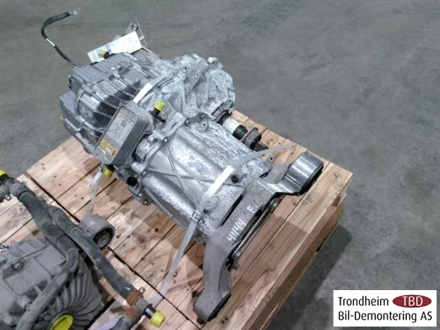 Tesla MODEL S 2013- Elektromos motor, első nézet 2