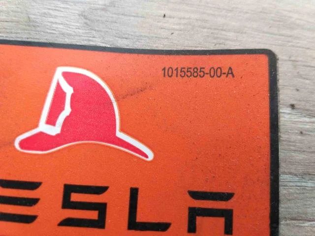 Tesla MODEL S 2013- Biztosítékdoboz / elektromos központ nézet 2
