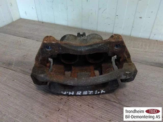 Nissan LEAF 2017-24 Front right brake caliper view 3