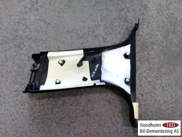 Tesla MODEL 3 2017--> Other interior equipment view 2