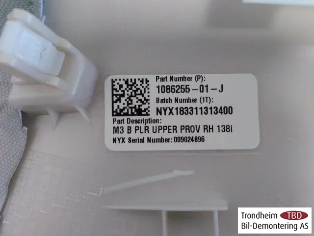 Tesla MODEL 3 2017--> Other interior equipment view 3