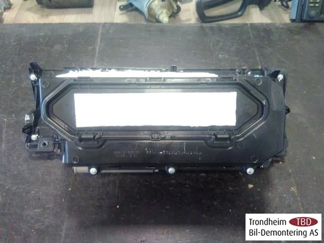 Lexus IS 250/350 2014-20 Glove box view 2