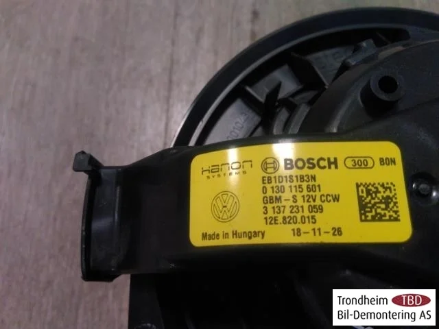 Volkswagen UP!, E-UP! Heater blower motor view 2