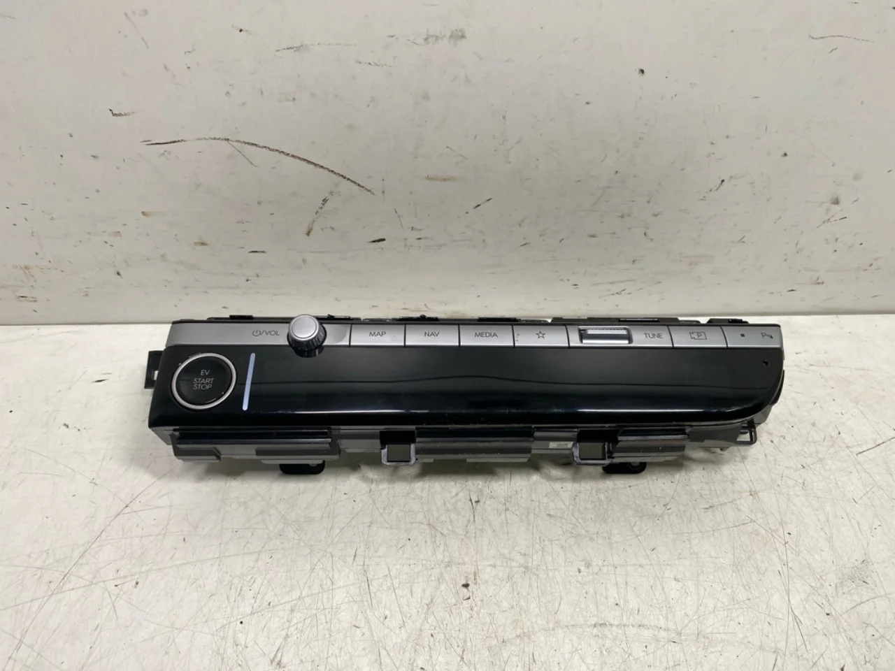 Hyundai IONIQ 5 NE 2022- Heater control unit