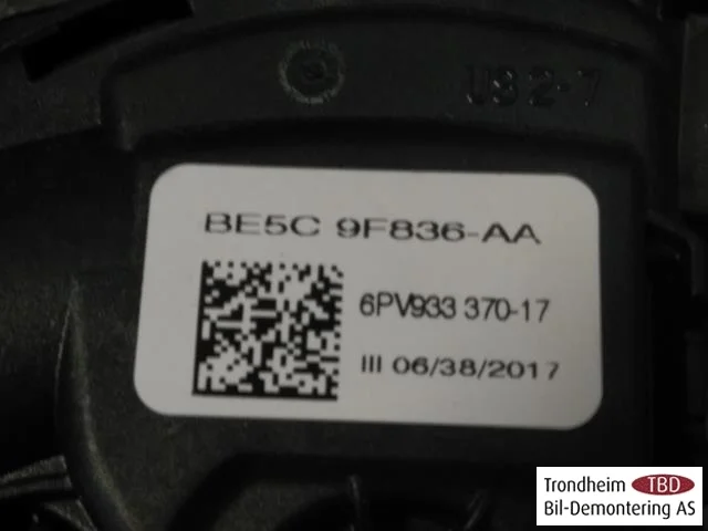 Tesla MODEL S 2013- Gázpedál vedere 4