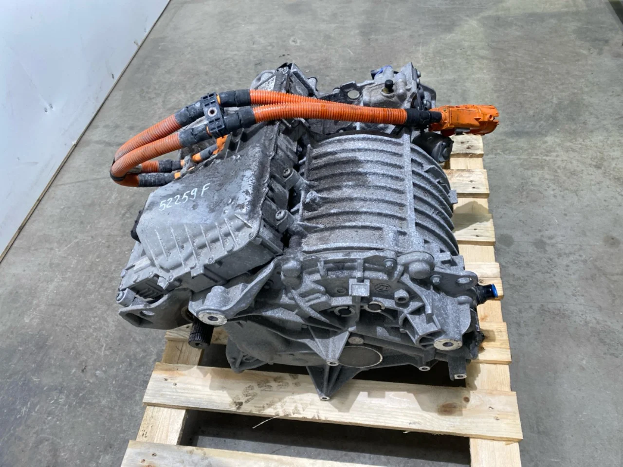 Mercedes EQB X243 2022- Elektromos motor, első nézet 2