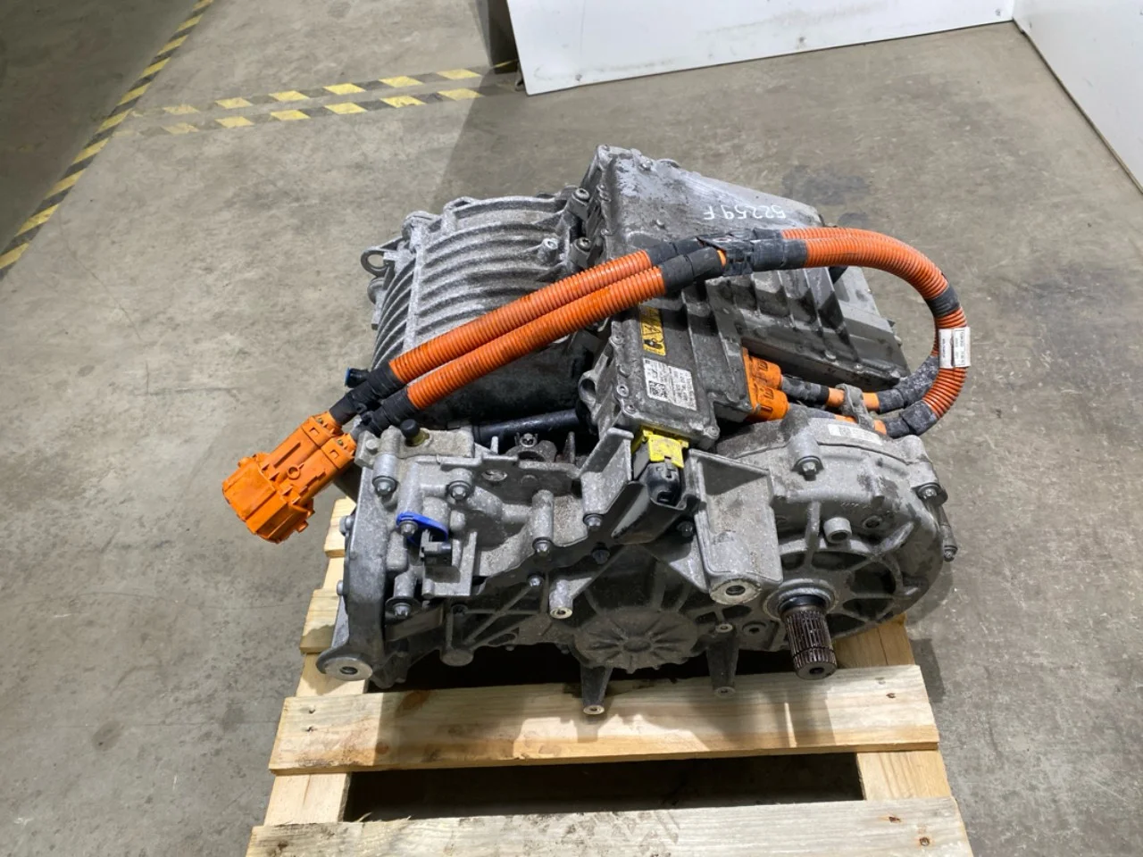 Mercedes EQB X243 2022- Elektromos motor, első nézet 4