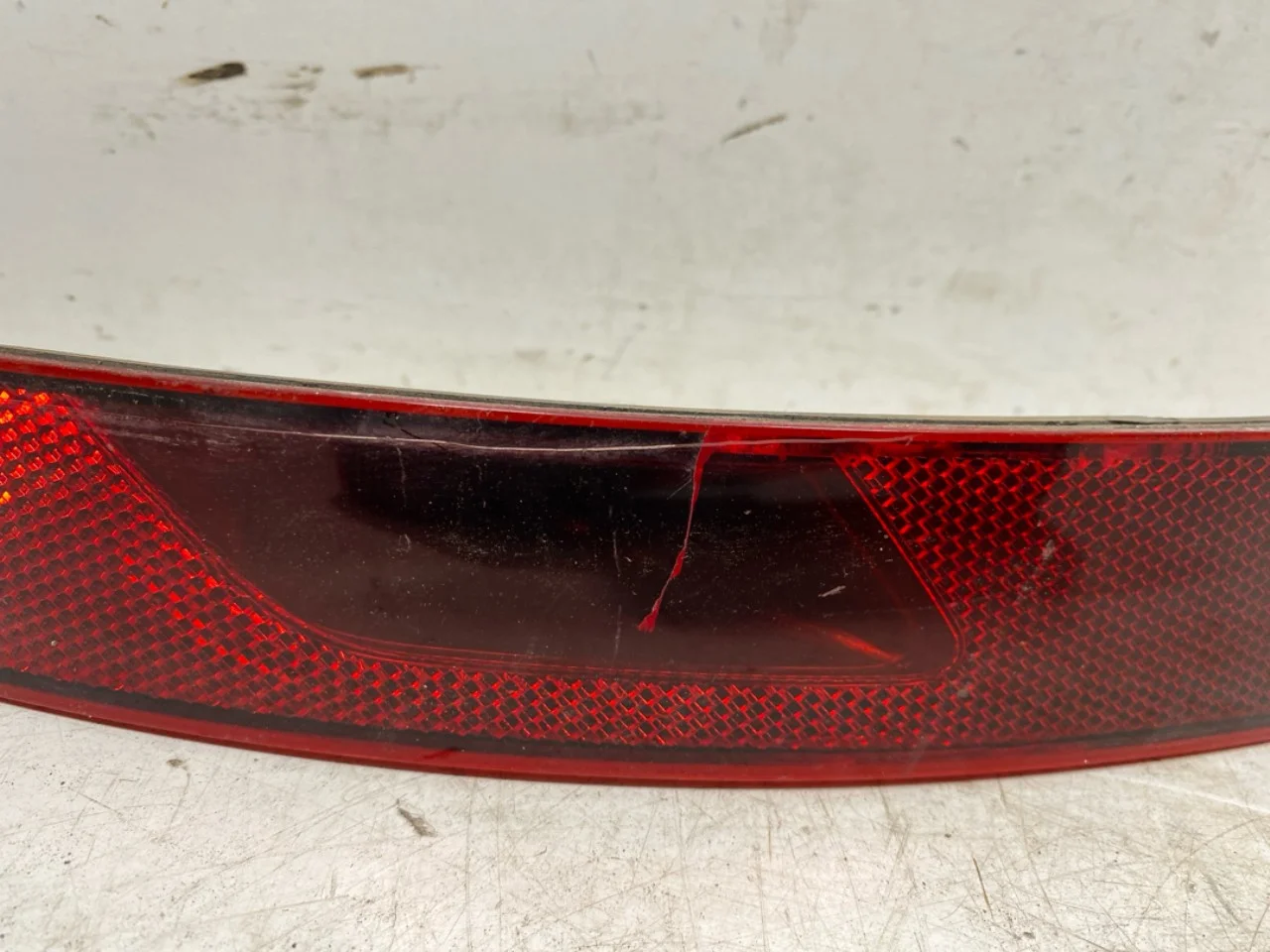Polestar 2 2020- Right tail light view 2